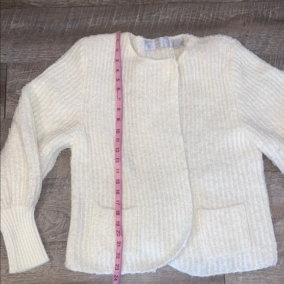 Vintage Cream Chunky Knit Cardigan with Ribbed Pattern and shoulder pads - Picture 11 of 12
